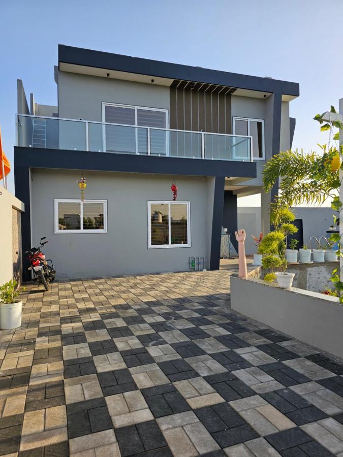 Shree Ambe Farmhouse Villa Уджайн Екстериор снимка