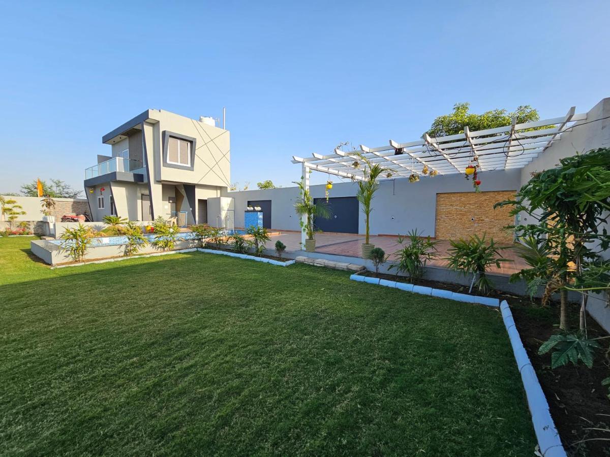 Shree Ambe Farmhouse Villa Уджайн Екстериор снимка