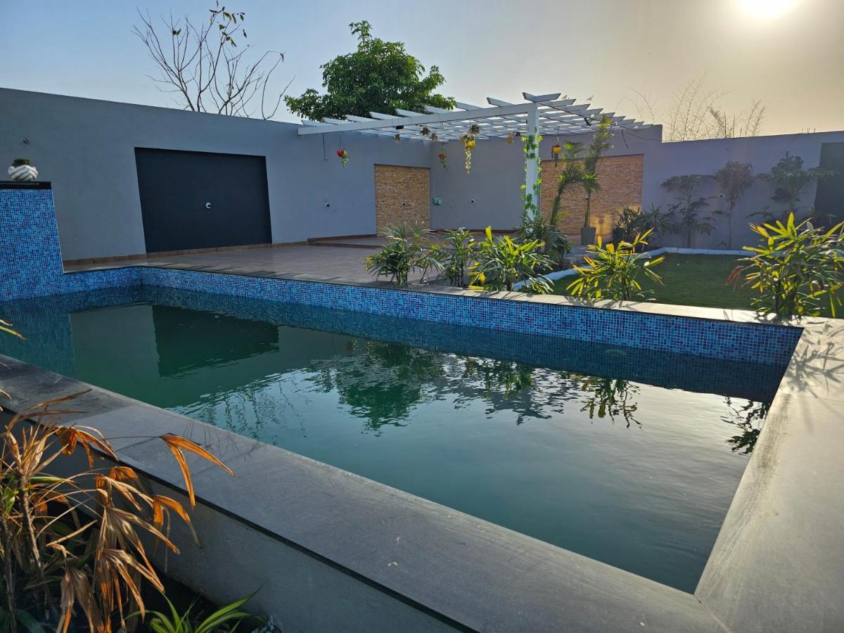 Shree Ambe Farmhouse Villa Уджайн Екстериор снимка