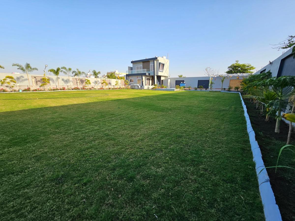 Shree Ambe Farmhouse Villa Уджайн Екстериор снимка