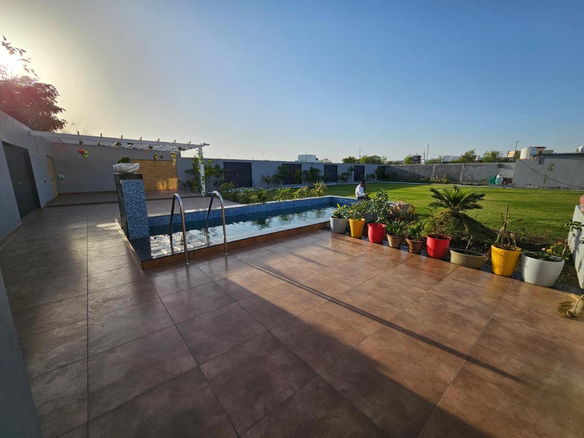 Shree Ambe Farmhouse Villa Уджайн Екстериор снимка